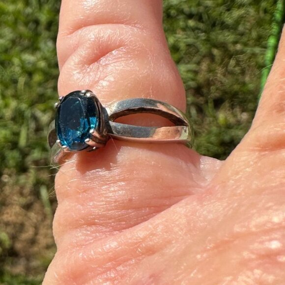 London Blue Topaz Ring, Sterling Silver Split Shank 925 CV Marked Band, Oval 8mm - Picture 5 of 16